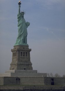 Statue of Liberty by Michel Guntern - TravelNotes.org