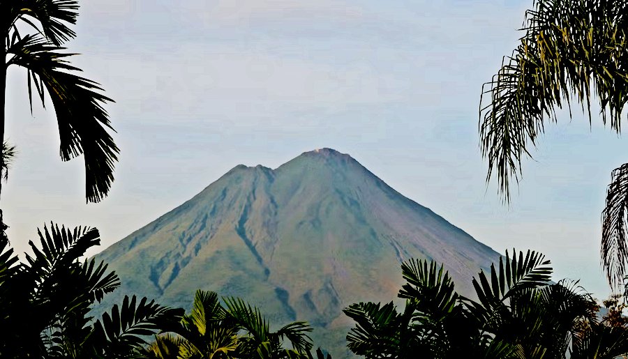 Arenal Volcano, Costa Rica. See the full guide for travel tips and hidden gems on Travel Notes.