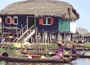 Lake ganvie, Benin
